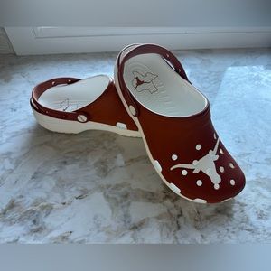 CROCS Classic University of Texas Clogs - Men’s size 10 / Women’s size 12
